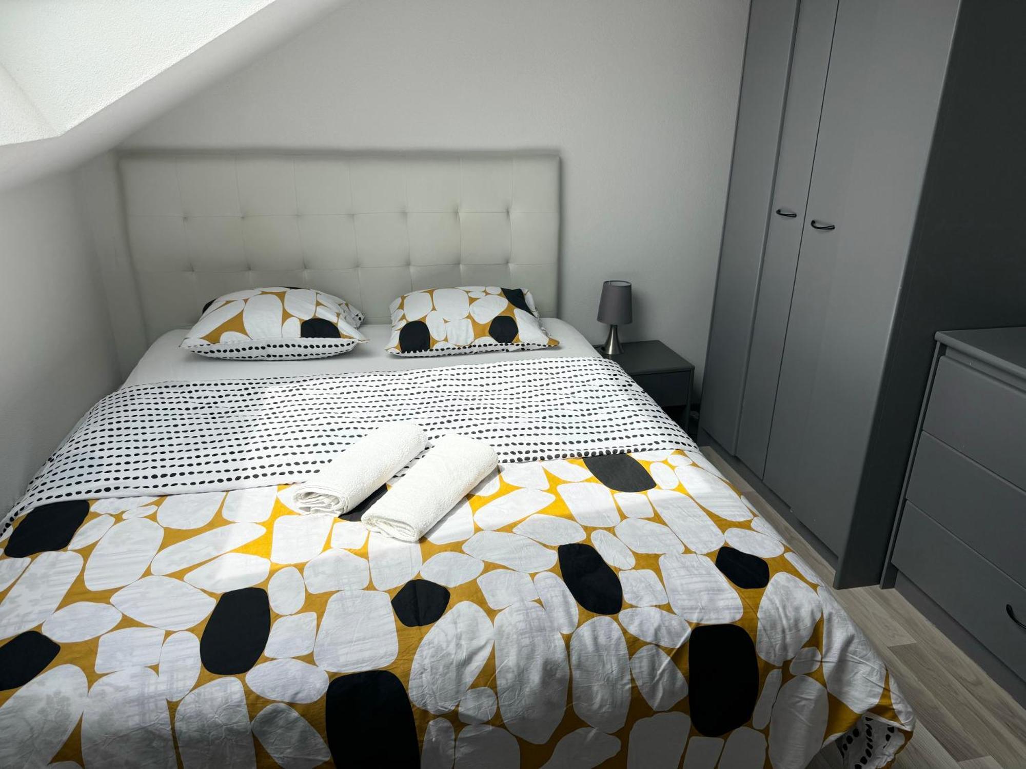 Appartement Bes,, Attique Neuf Avec Confort ヴィッテンハイム エクステリア 写真