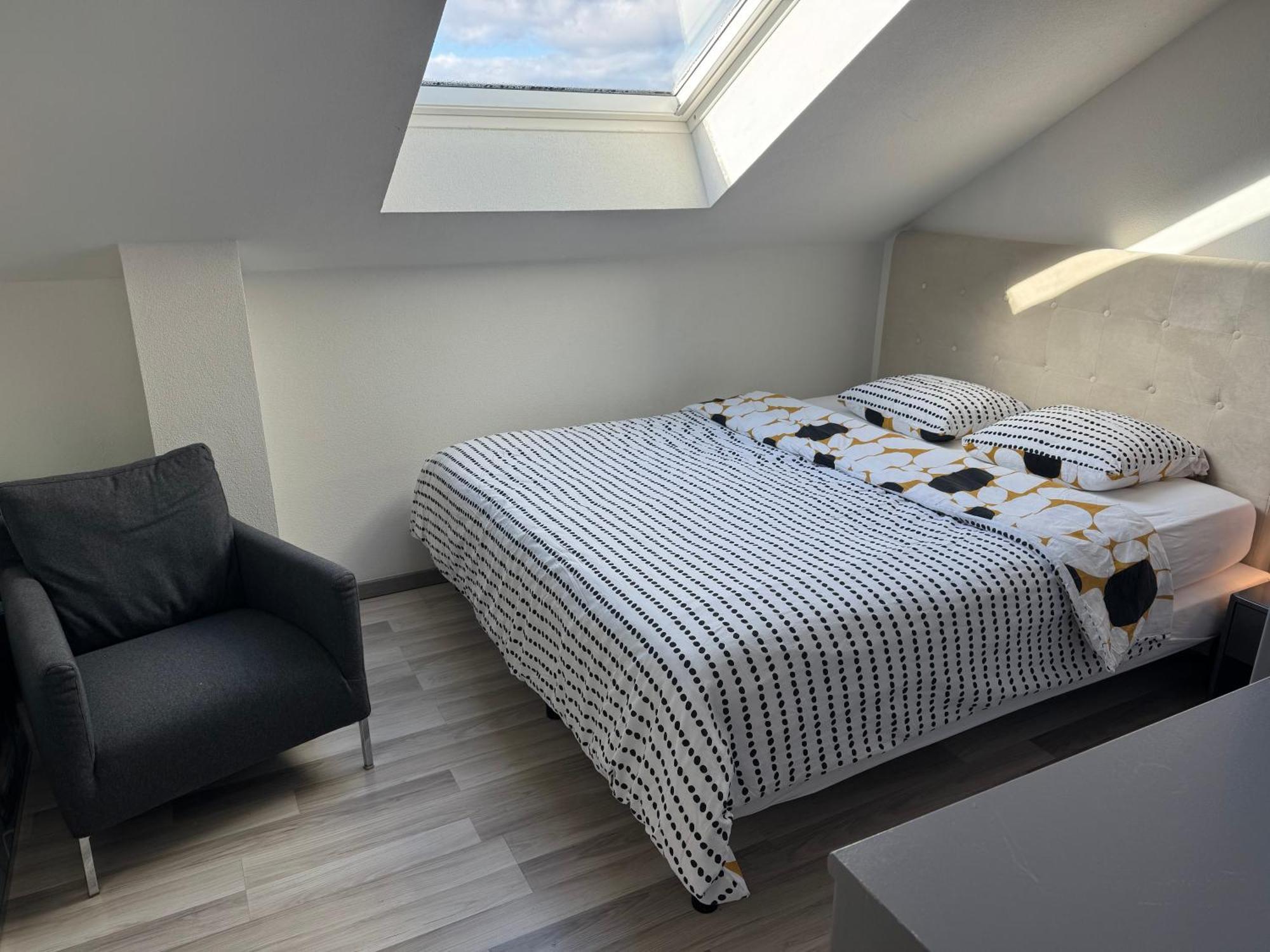 Appartement Bes,, Attique Neuf Avec Confort ヴィッテンハイム エクステリア 写真